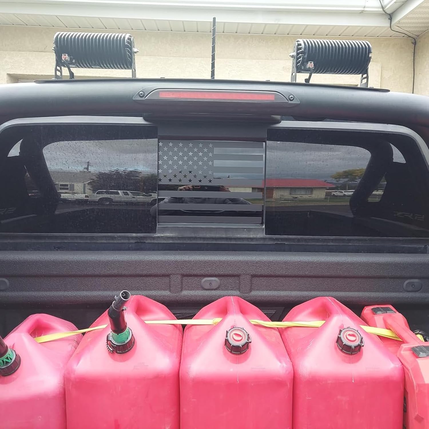 Rear Middle Window American Flag Decal for Chevy Colorado GMC Canyon 2015-2022 2023 2024 2025 Back Center Sliding Window Glass USA Flag Vinyl Sticker Exterior Accessories(Matte Black)